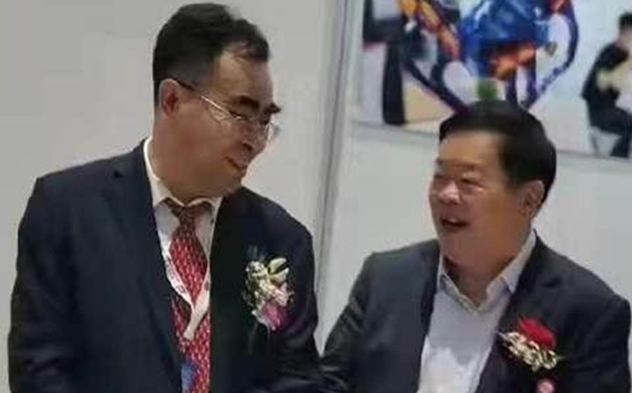 公司董事長曲先軍與福耀集團(tuán)曹德旺董事長共同探討鑄造裝備發(fā)展前景