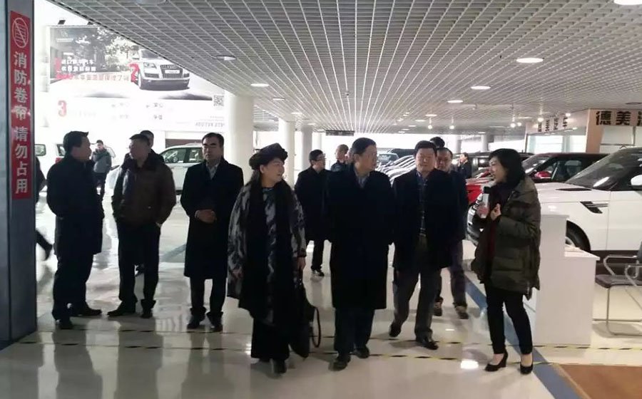 公司董事長應(yīng)邀參加陪同國務(wù)院參事等相關(guān)領(lǐng)導(dǎo)在青島考察調(diào)研